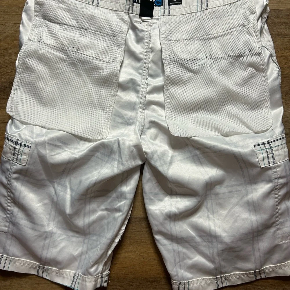 Tony HAWK Men White  shorts with black and turquoise stripes Size:29 Polyester
